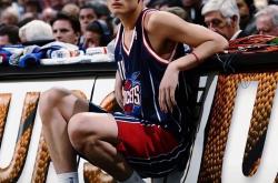 开云体育在线-上海队险胜公牛，周琦刷新纪录