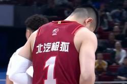 开云下载-劲旅对决：球员实力不凡，场上激烈拼抢