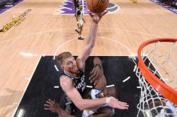 开云官网-马刺碾压加拿大男篮，萨博尼斯爆发神勇的简单介绍