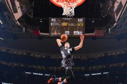 开云足球直播-温网横扫美网，辛纳状态火热，新生代网坛格局的悄然转变