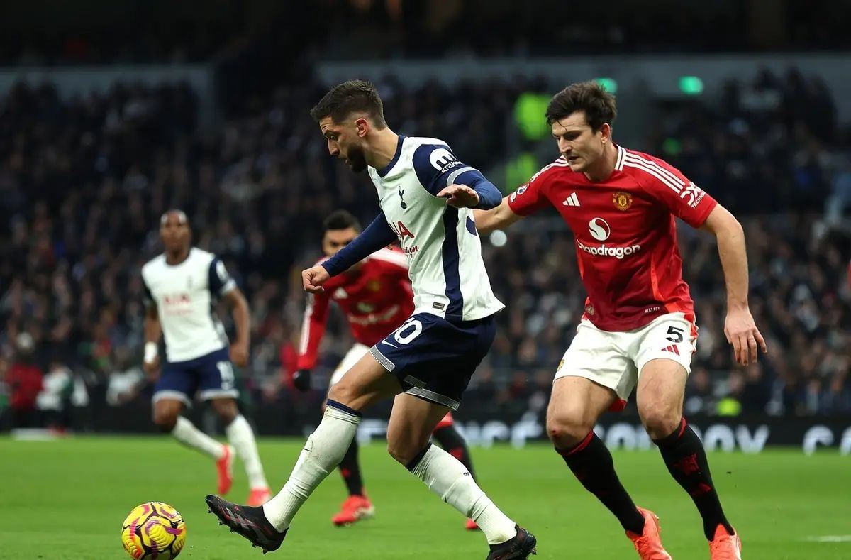 曼联战胜热刺,重返英超前四 曼联战胜热刺,重返英超前四