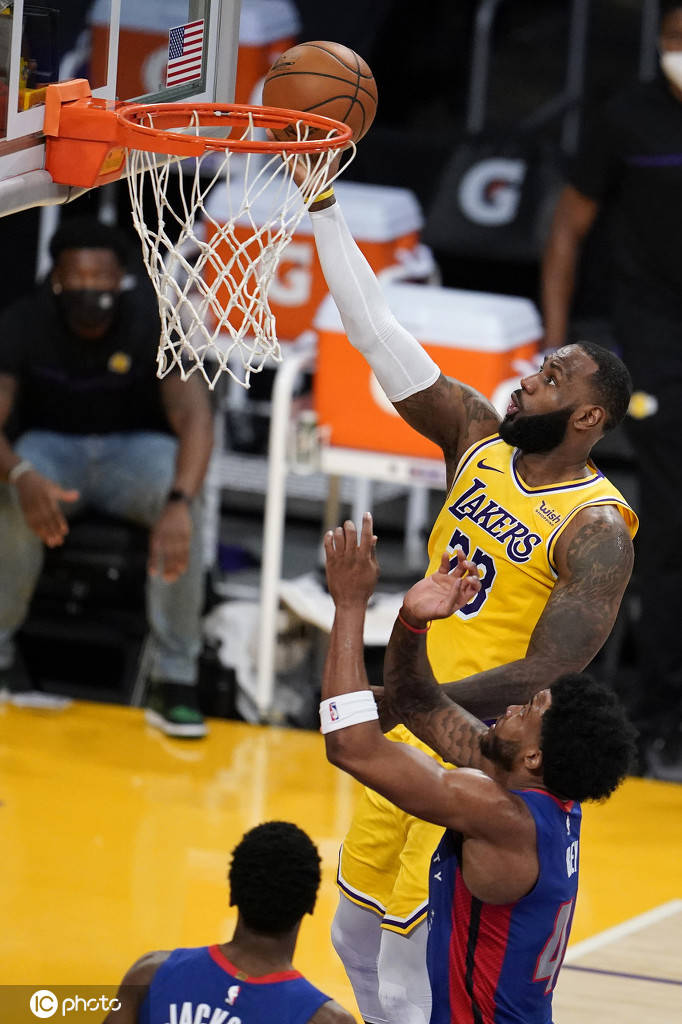 巴西男篮鏖战国王,浓眉关键制胜 巴西男篮鏖战国王,浓眉关键制胜