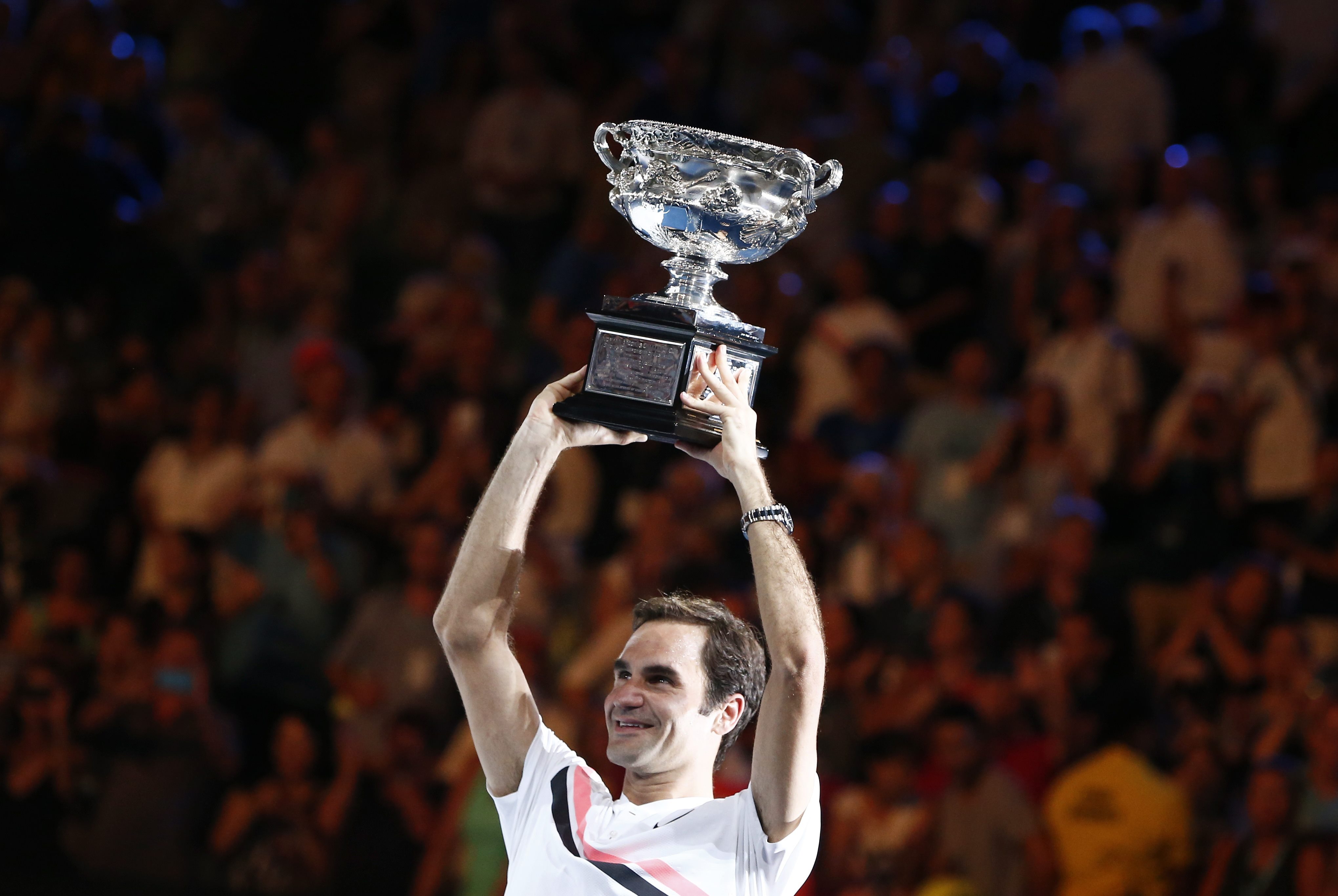 德国网球队完胜西班牙网球队，费德勒送出助攻