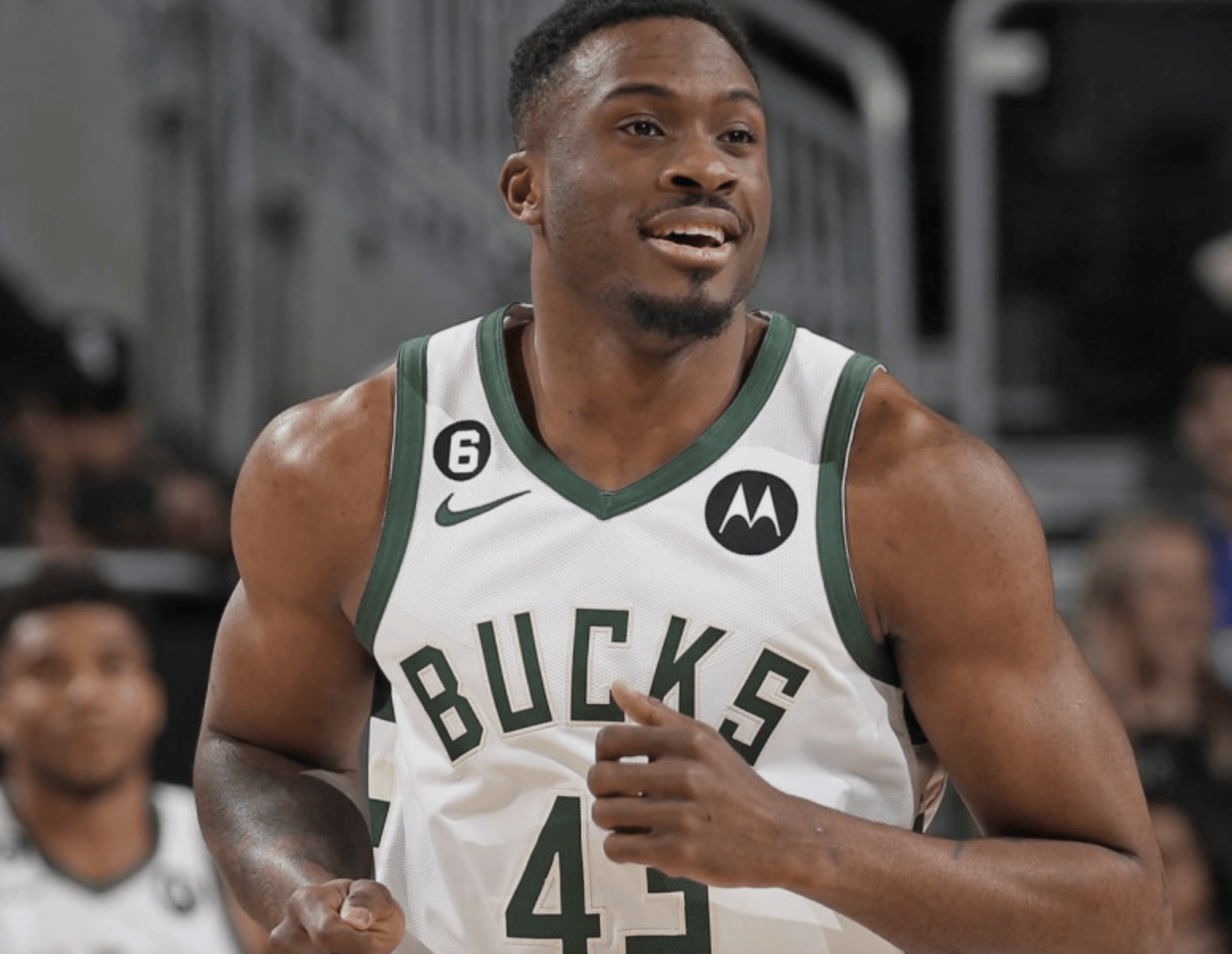 包含雄鹿主帅调整布局,字母哥表现再次成为焦点的词条 包含雄鹿主帅调整布局,字母哥表现再次成为焦点的词条