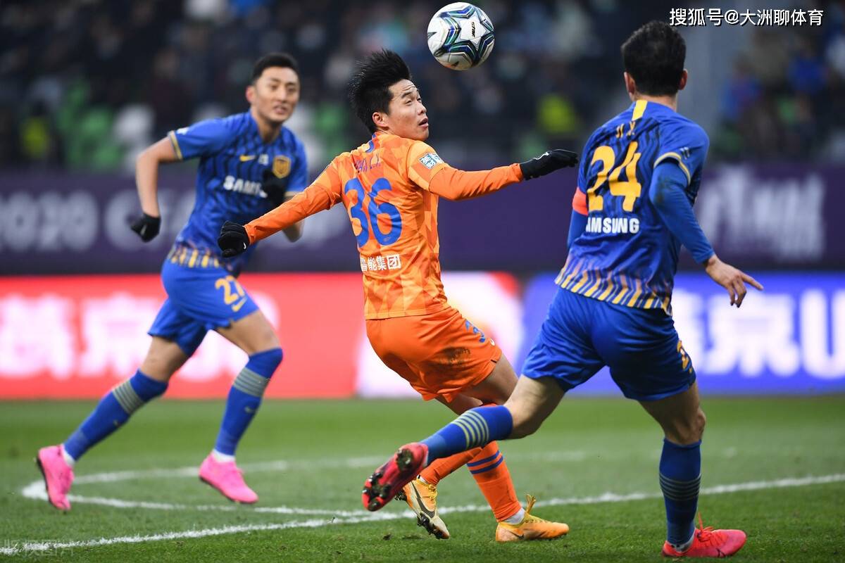 江苏苏宁压制对手，中超豪强登峰之巅的简单介绍