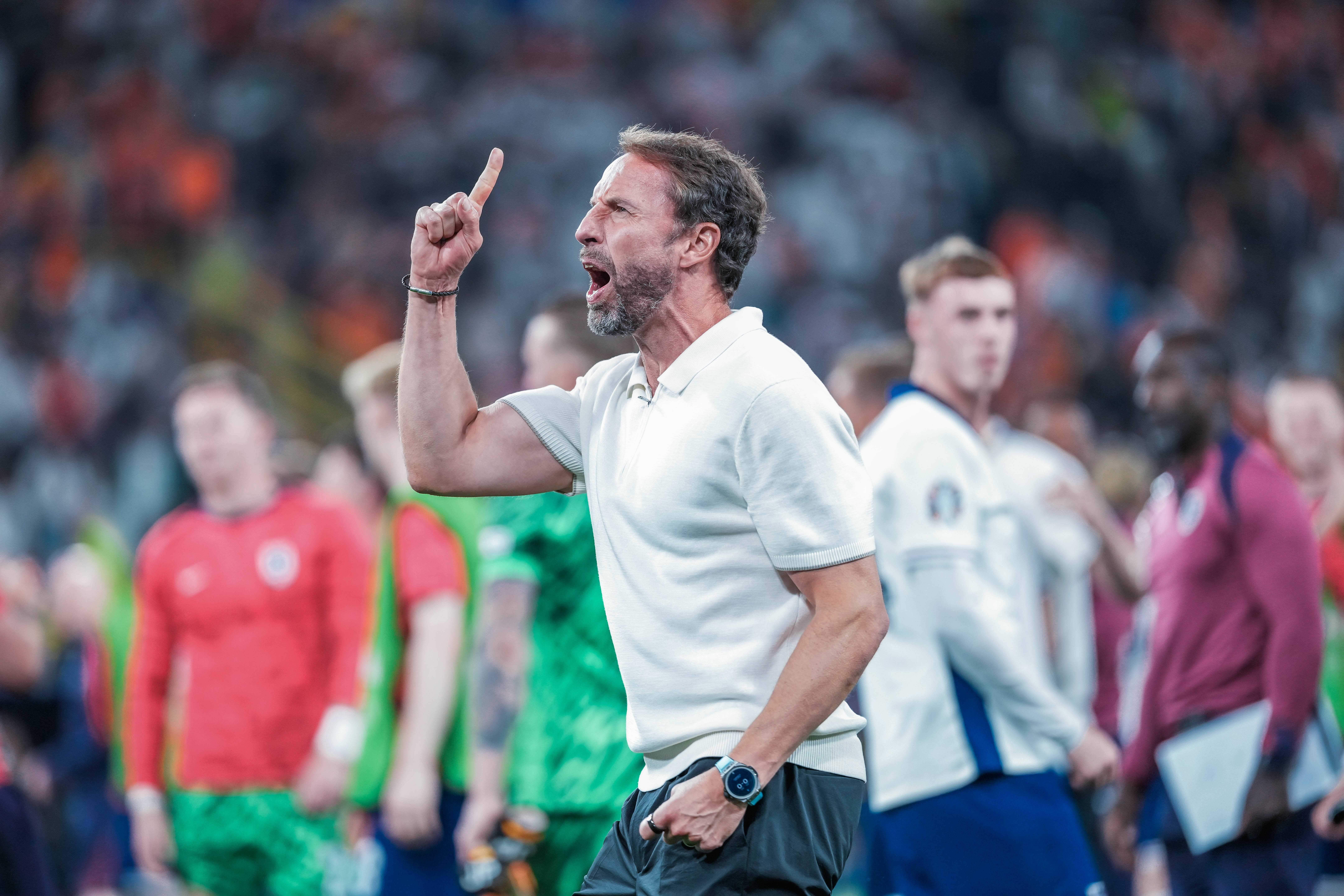 包含西班牙人主场告负，冲击欧洲赛区受挫的词条