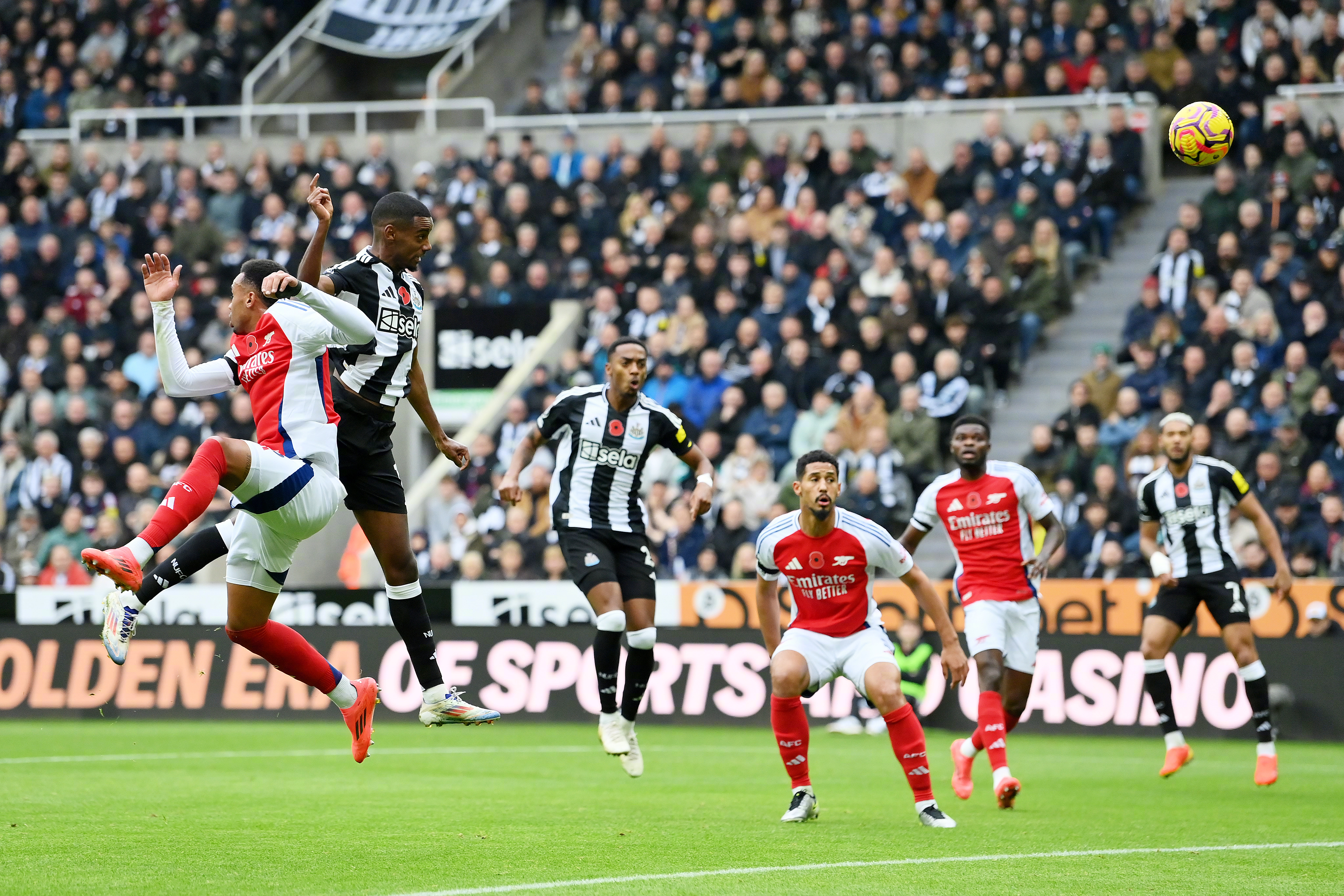 包含阿森纳中场核心指挥苍生，为球队在英超比赛场上稳中求胜的词条