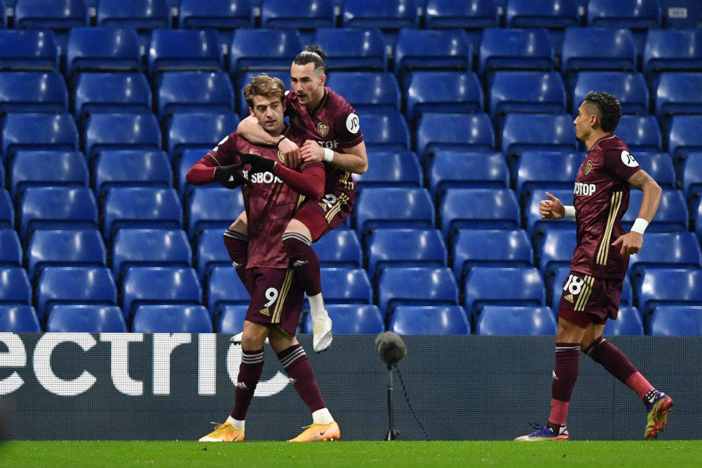 切尔西险胜反超，缩小分差追赶领头羊