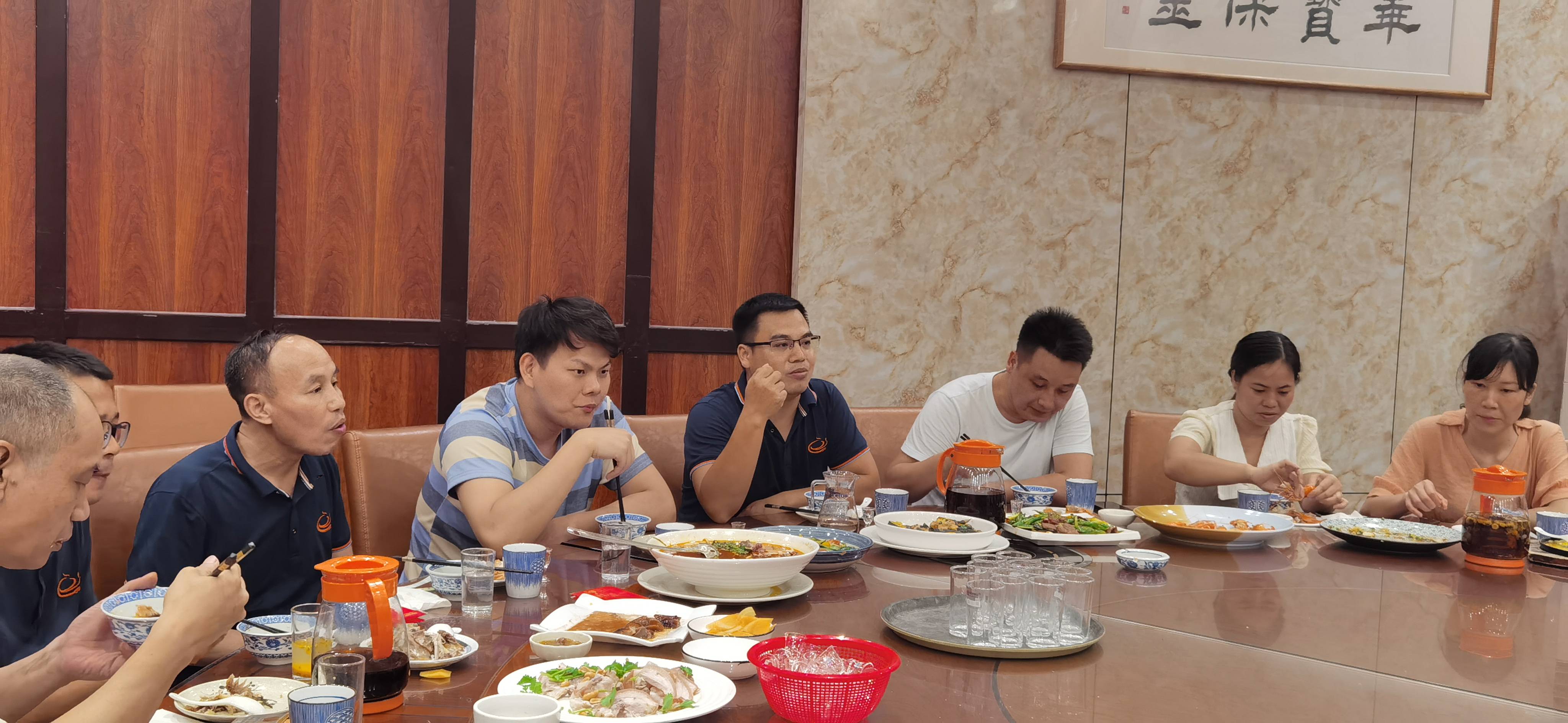 关于人队一统全场，全队发挥默契并蓄的信息