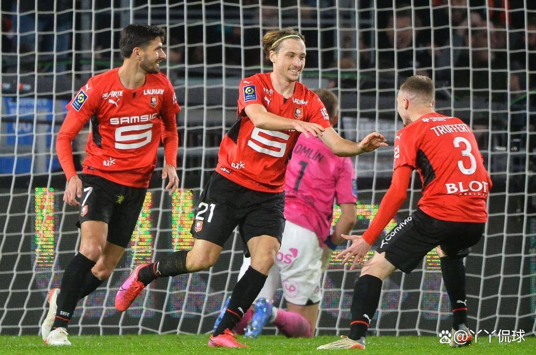 梅斯队在比赛中取得胜利，继续领先