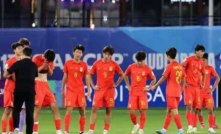 球队实力强大，横扫对手锁定胜局