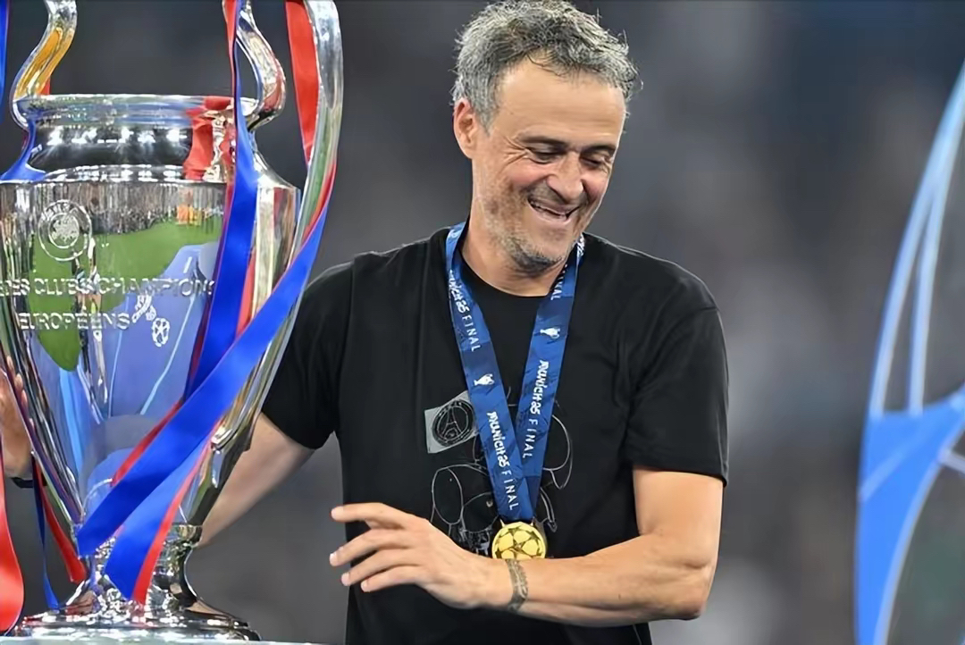 法国横扫乌拉圭，成功晋级欧洲杯四强的简单介绍