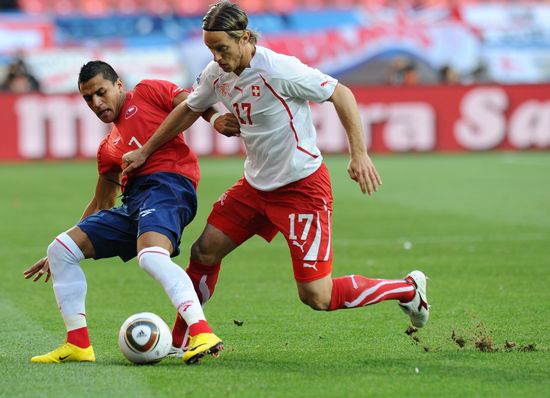 瑞士碾压智利，库尔图瓦关键制胜的简单介绍