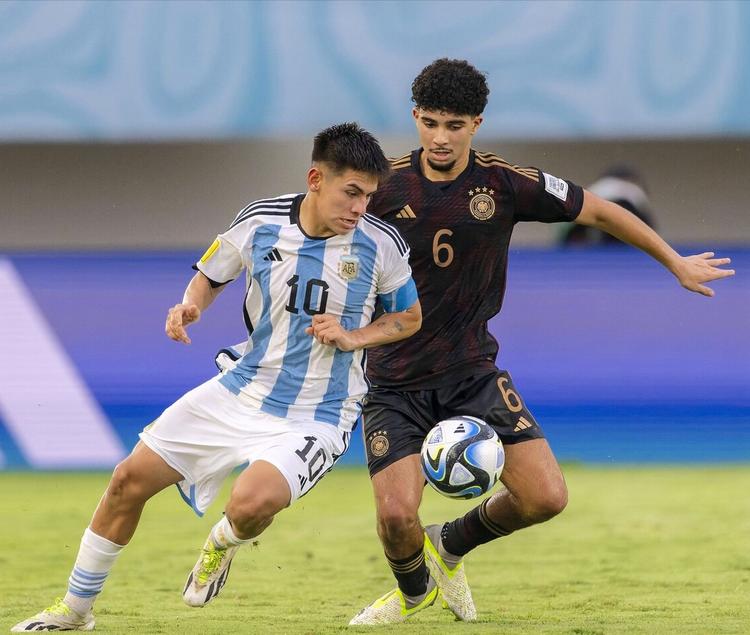 曼城轻取巴西，梅西统治全场的简单介绍