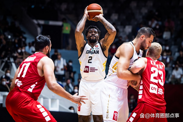 湖人B队险胜日本男篮，波尔津吉斯打破历史纪录