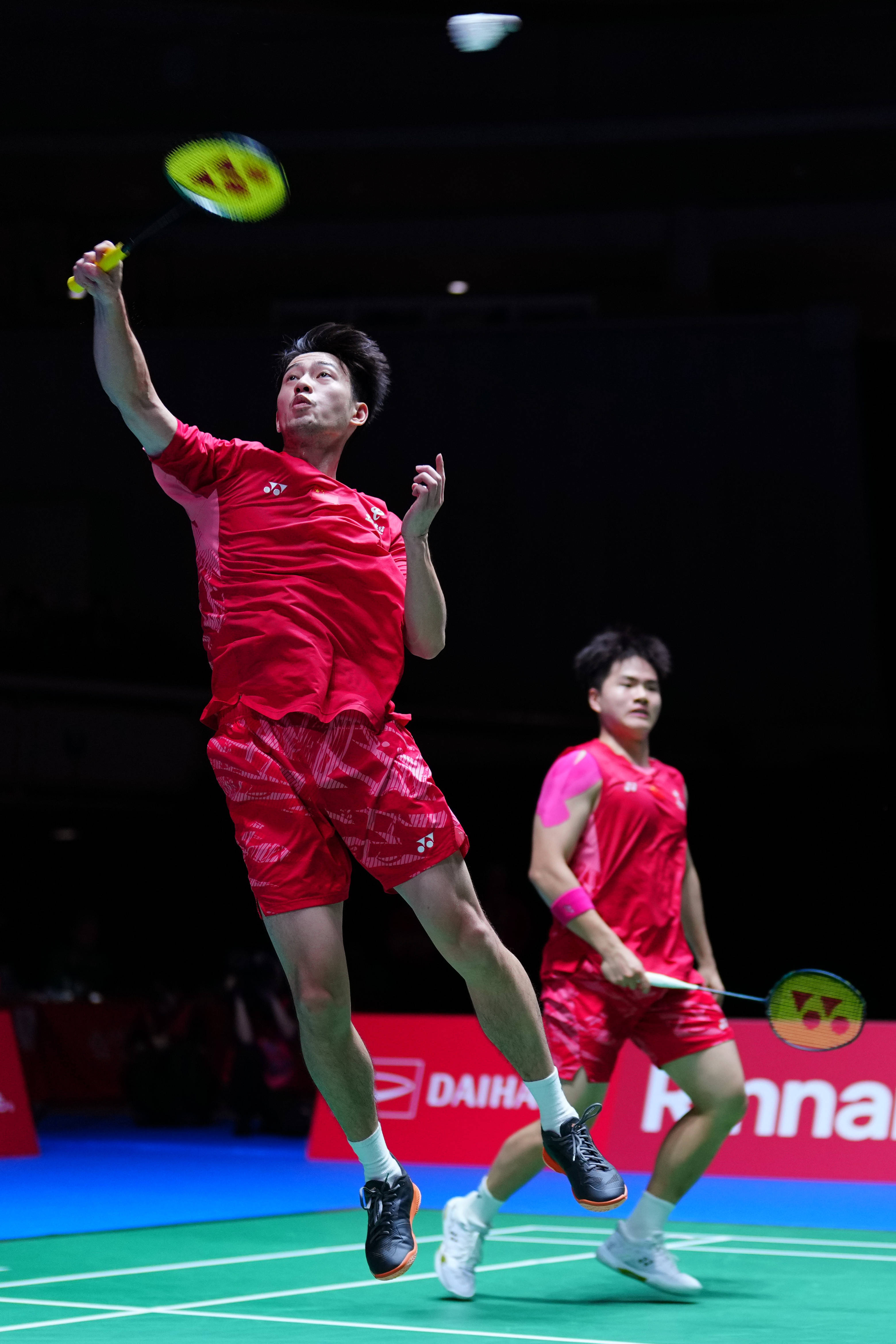日本羽毛球队爆冷中国羽毛球队，陶菲克统治全场的简单介绍