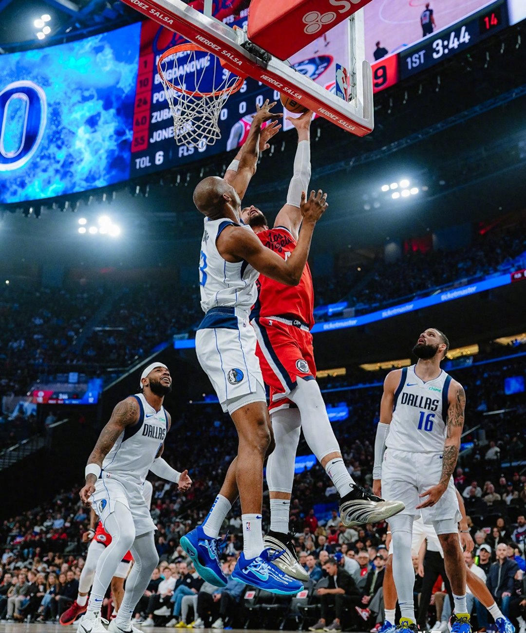 独行侠险胜火箭,麦科勒姆状态火热的简单介绍 独行侠险胜火箭,麦科勒姆状态火热的简单介绍