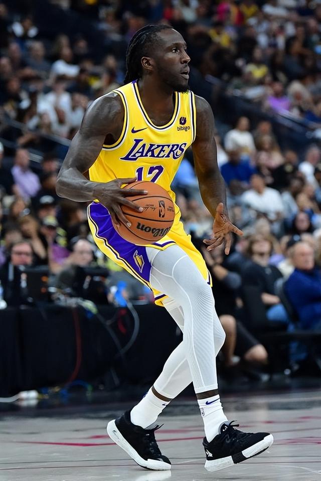 辽宁队横扫湖人，米切尔高光表现的简单介绍