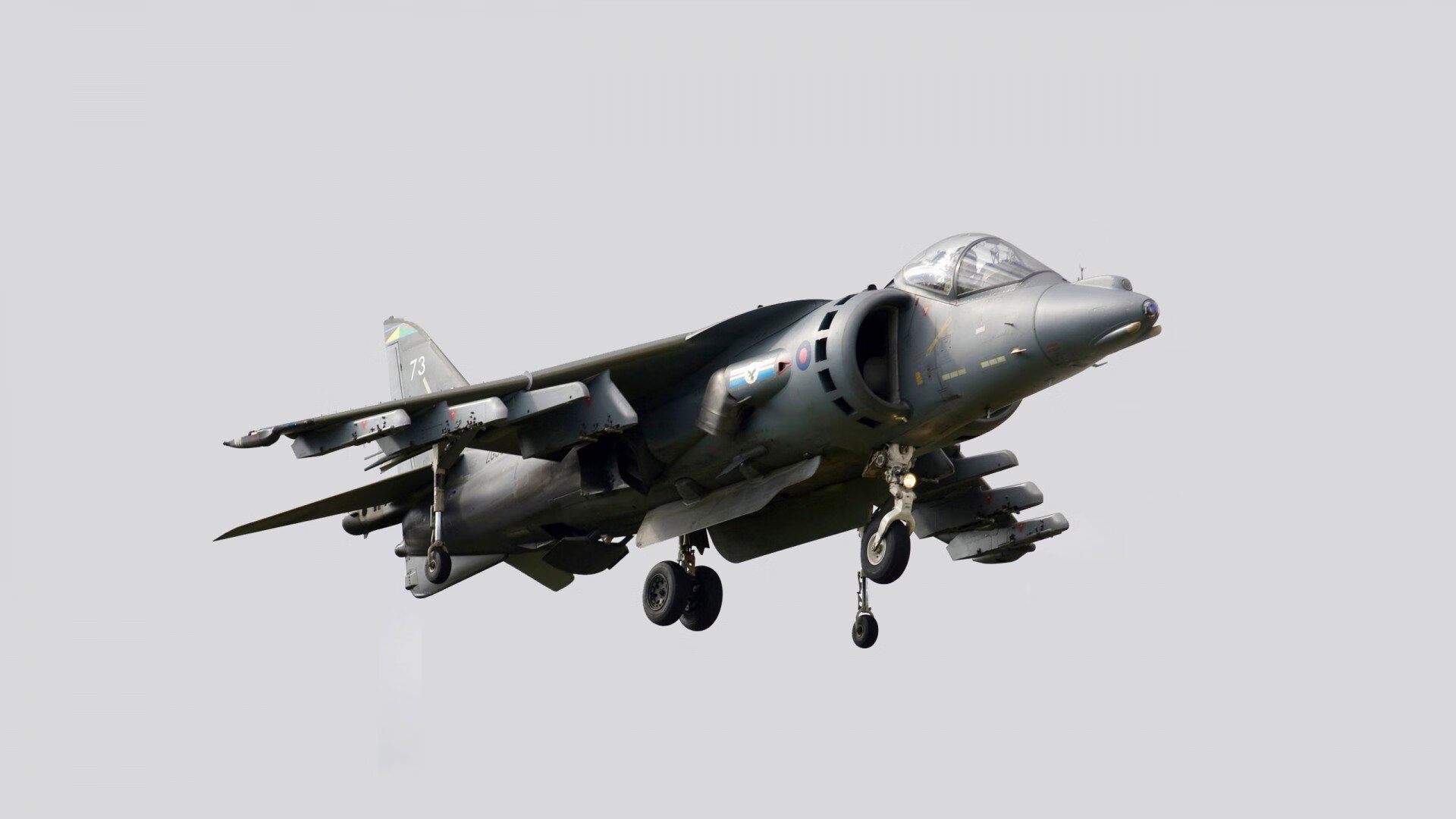 赛道奇才与天空之鹰，F1新赛季揭幕战的争冠预演